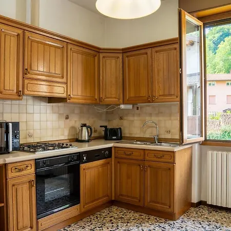 View Jasmin's Family House Апартаменты *