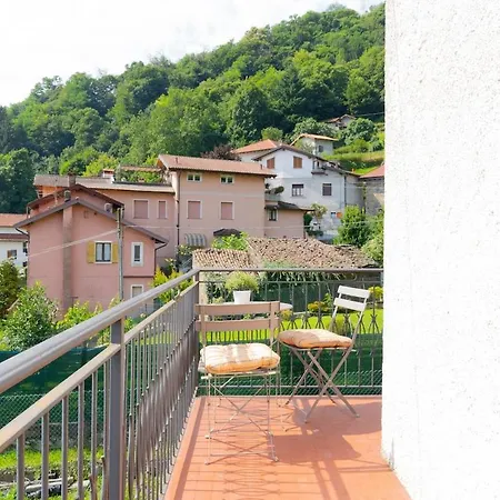 View Jasmin's Family House Апартаменты